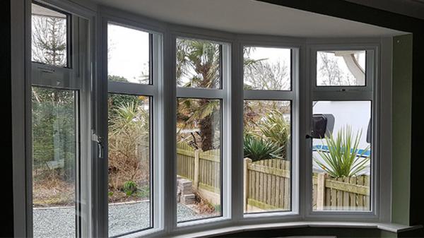 مواردی که باید هنگام بستن بالکن دقت کرد