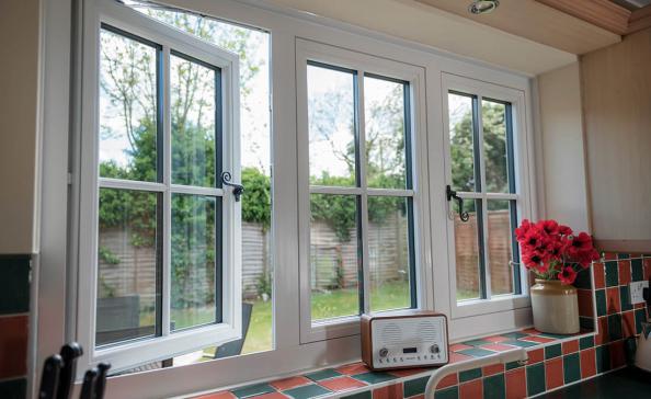 توزیع پنجره نرمال آکپا