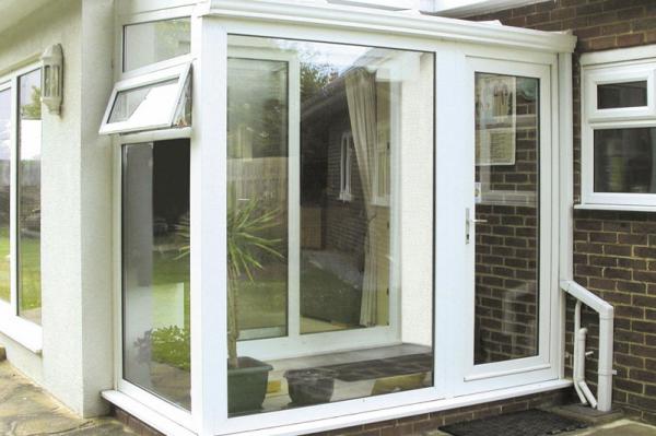 توزیع بی واسطه پنجره آکاردئونی بالکن به سراسر کشور